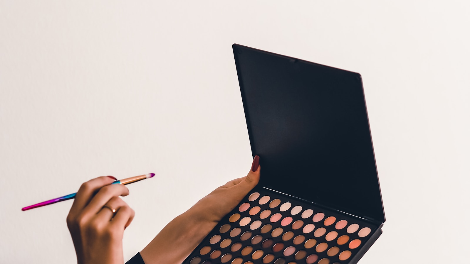 GlowAfter35 — Beauty for women 35+